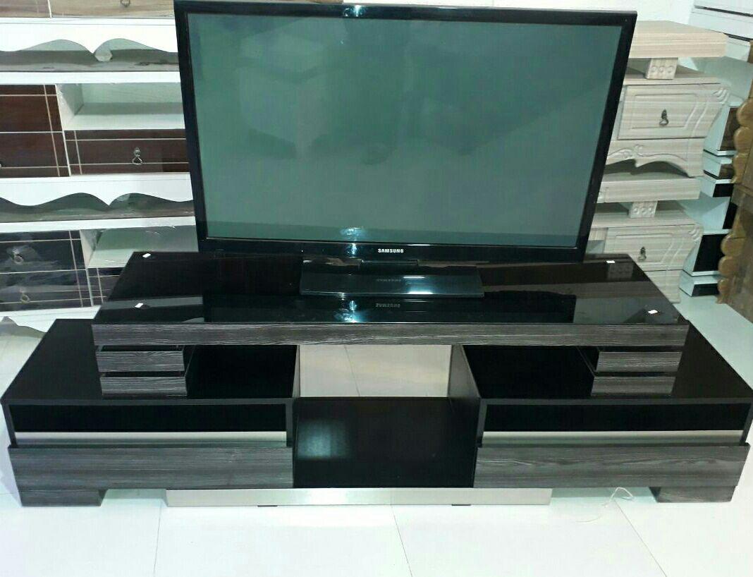 میز تلویزیون شیشه ای